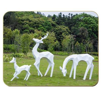 重慶抽象塊面鹿組合雕塑 玻璃鋼材質(zhì)